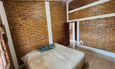 VENTA CASA DE CAMPO EN LOS ROBLES