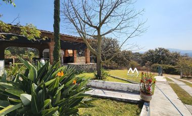 VENTA CASA DE CAMPO EN LOS ROBLES