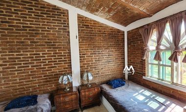 VENTA CASA DE CAMPO EN LOS ROBLES
