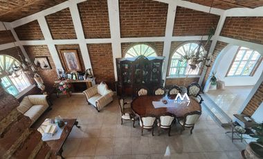 VENTA CASA DE CAMPO EN LOS ROBLES