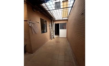 VENTA DE CASA EN LA CASTELLANA DE MONTERA