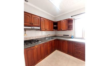 VENTA DE CASA EN LA CASTELLANA DE MONTERA