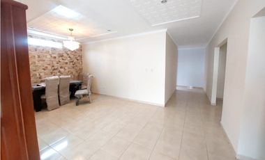 VENTA DE CASA EN LA CASTELLANA DE MONTERA