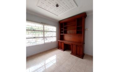 VENTA DE CASA EN LA CASTELLANA DE MONTERA