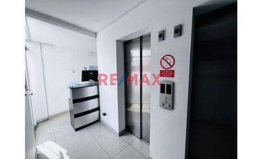 Amplio Y Luminoso Departamento En Primer Piso