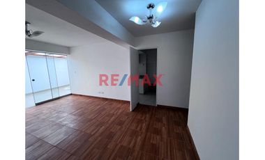 Amplio Y Luminoso Departamento En Primer Piso