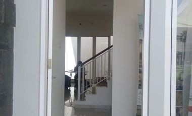 RUMAH PURI INDAH KETINTANG GAYUNGSARI GRESS SIAP HUNI DP 0%