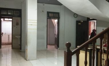 Rumah Siap Huni di Kawasan Duren Sawit Untuk Keluarga Besar atau Usaha Penginapan (Guest House)