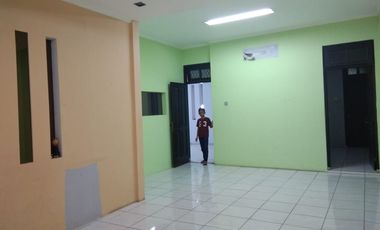 Rumah Siap Huni di Kawasan Duren Sawit Untuk Keluarga Besar atau Usaha Penginapan (Guest House)
