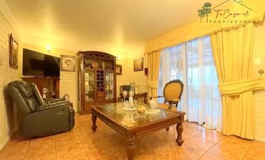 Casa en venta de 3D/2B patio y terraza en La Florida