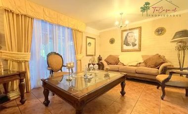 Casa en venta de 3D/2B patio y terraza en La Florida