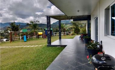 Amoblada Casa En La Ceja 6 Habitaciones - Antioquia