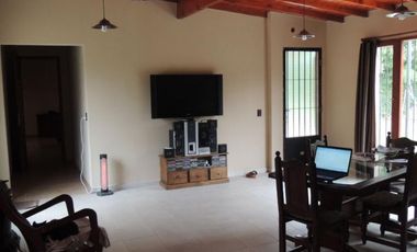 SE VENDE HERMOSA CASA QUINTA CIUDAD DE CAMPANA – BS. AS