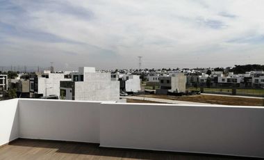 Valle Imperial coto cerezo frente a parque con roof garden