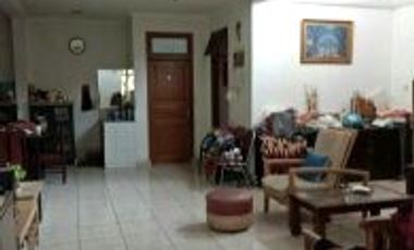 Murah sekali hanya 2 Miliar Rumah 2 lantai luas 288 meter dekat tol di Petukangan Selatan Jakarta Selatan