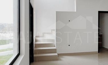 CASA EN VENTA EN VALLE SUR TIJUANA PRIVADA COTO 84