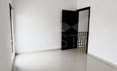 CASA EN VENTA EN VALLE SUR TIJUANA PRIVADA COTO 84