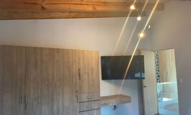 CASA EN VENTA CON VISTA PARCIAL AL LAGO