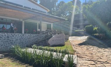 CASA EN VENTA CON VISTA PARCIAL AL LAGO