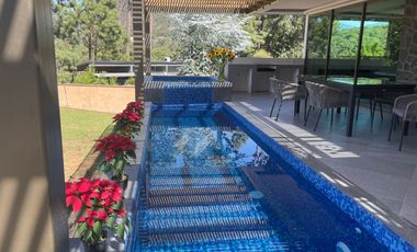 CASA EN VENTA CON VISTA PARCIAL AL LAGO