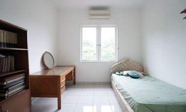Rumah Mewah 2 lantai di Legenda Wisata Cibubur Bogor 1.7 M (agus)