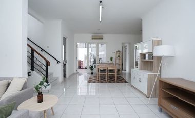 Rumah Mewah 2 lantai di Legenda Wisata Cibubur Bogor 1.7 M (agus)