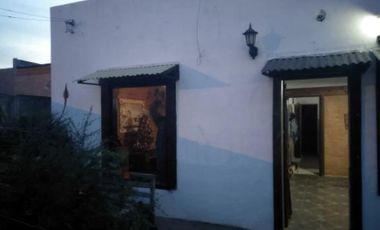 Casa en venta - 3 dormitorios 1 baño - 400mts2 - El Carmen, Villa Elvira, La Plata