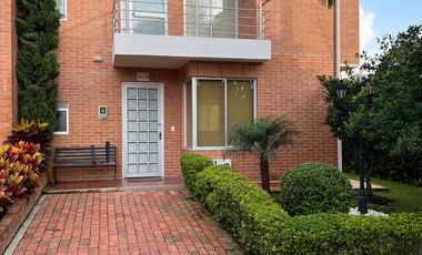 casa en venta en la mesa. Cod V12463