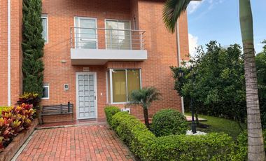 casa en venta en la mesa. Cod V12463
