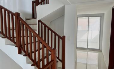 casa en venta en la mesa. Cod V12463