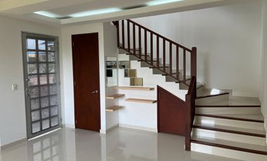casa en venta en la mesa. Cod V12463