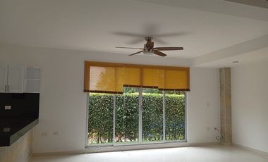 casa en venta en la mesa. Cod V12463