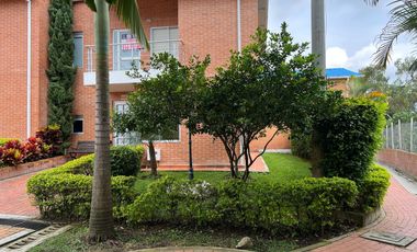 casa en venta en la mesa. Cod V12463