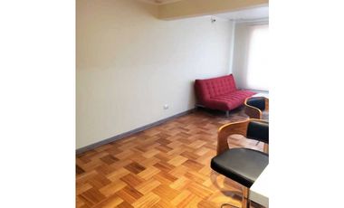 Vende casa céntrica  de 2 pisos  ( comercial u habitacional)