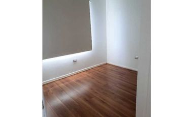 Vende casa céntrica  de 2 pisos  ( comercial u habitacional)