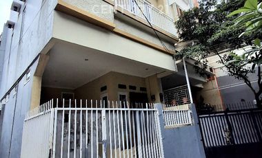 Rumah Dalam Cluster Tenang Bebas Banjir Akses Mobil