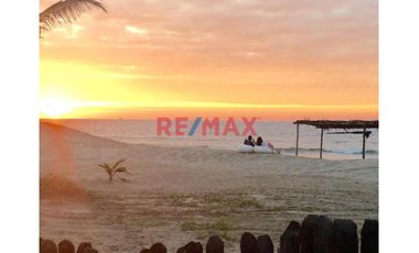 Increíble oportunidad de adquirir un terreno de 450 m² en una de las mejores playas del norte, Los Órganos, Piura. Este terreno es perfecto para desar