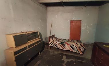 Casa con Departamento en venta en Moron Sur