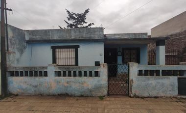Casa con Departamento en venta en Moron Sur