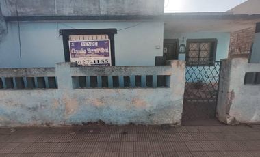 Casa con Departamento en venta en Moron Sur