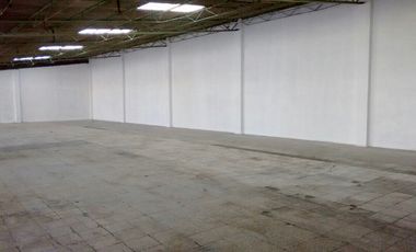 Excelente local comercial en plaza
