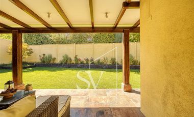 Casa en arriendo de 4 dorm. en Lo Barnechea
