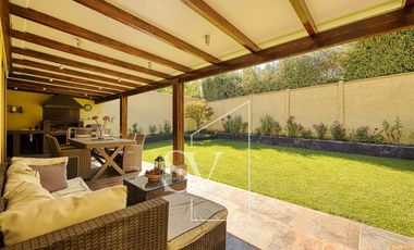 Casa en arriendo de 4 dorm. en Lo Barnechea