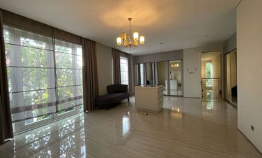 Disewakan Rumah cantik di Lebak Bulus area nyaman