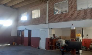Galpon con vivienda de 3 ambientes