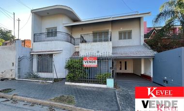 Casa en venta de 5 dormitorios c/ cochera en Otros Barrios