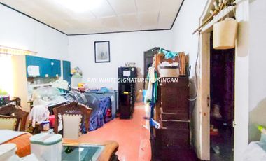 Rumah Hitung Tanah di Jl KH Mahmud Duren Tiga Cocok Untuk Kost