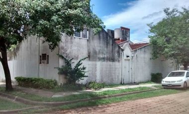 !!!ALQUILO CASA 4 DORM PARA JULIO Bº San Jose!!!
alquilo casa de 4 dorm , 3 baños , cochera , todos sus hambientes climatizados ,
 exelente ubicacion 