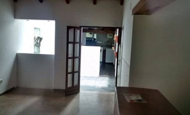 !!!ALQUILO CASA 4 DORM PARA JULIO Bº San Jose!!!
alquilo casa de 4 dorm , 3 baños , cochera , todos sus hambientes climatizados ,
 exelente ubicacion 