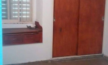 !!!ALQUILO CASA 4 DORM PARA JULIO Bº San Jose!!!
alquilo casa de 4 dorm , 3 baños , cochera , todos sus hambientes climatizados ,
 exelente ubicacion 